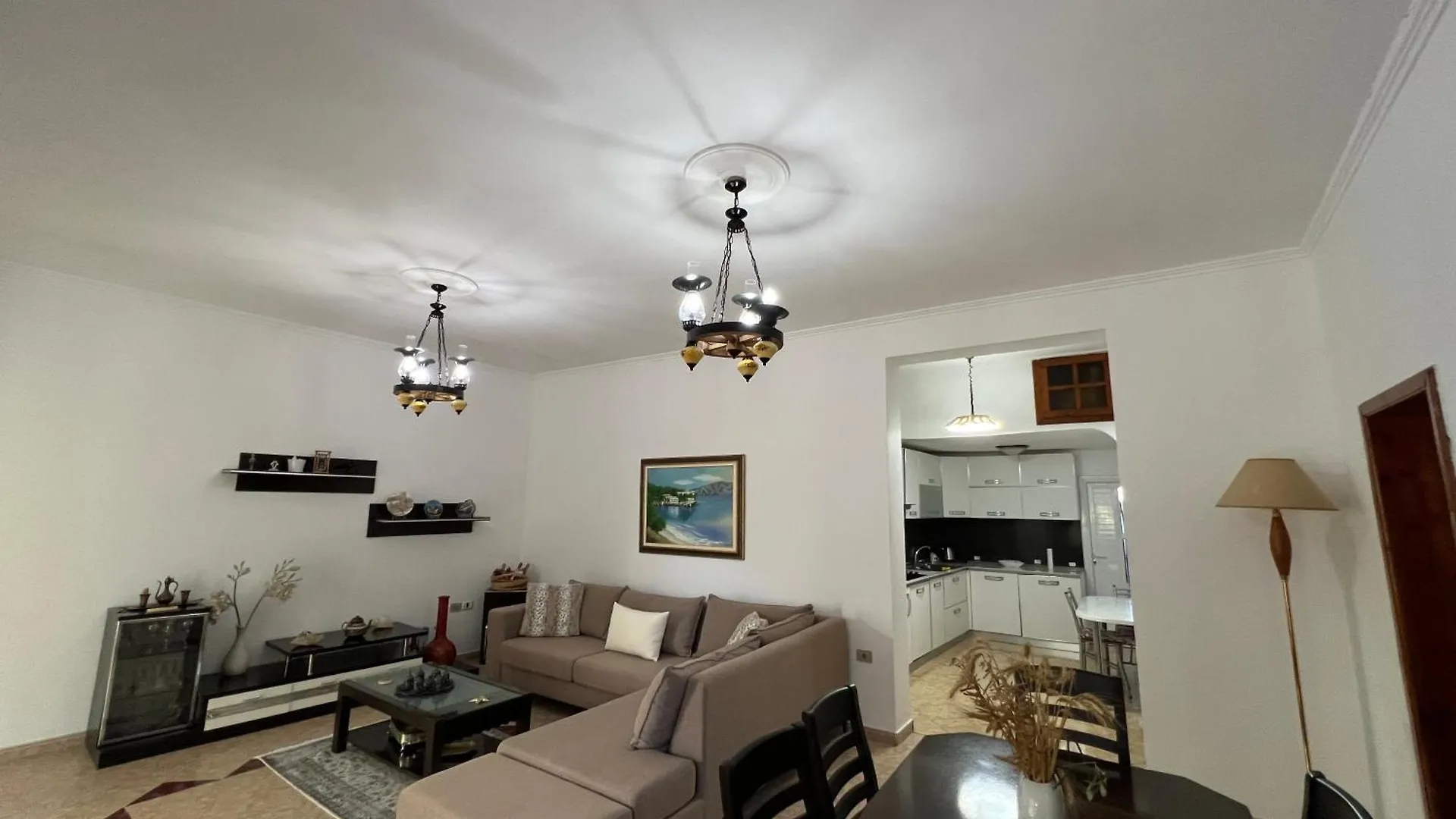 Adriatichaven Villa Vlorë 公寓